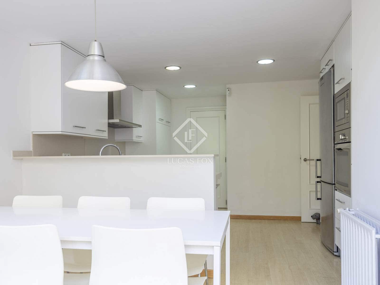 5 sypialnia Willa do wynajęcia w Rocafort z basenem garażem - 2 900 € (Ref: 9162754)