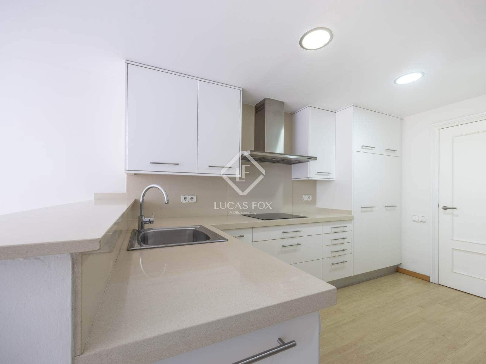 5 sypialnia Willa do wynajęcia w Rocafort z basenem garażem - 2 900 € (Ref: 9162754)