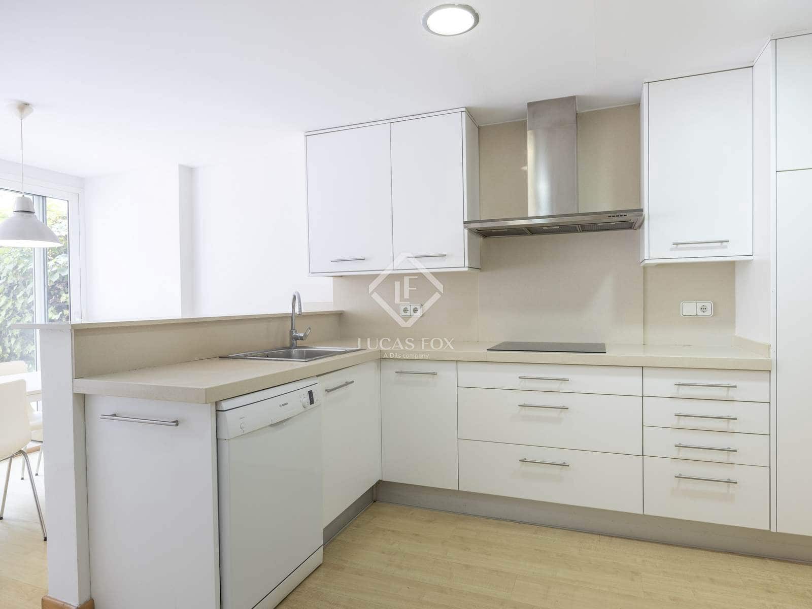 5 sypialnia Willa do wynajęcia w Rocafort z basenem garażem - 2 900 € (Ref: 9162754)