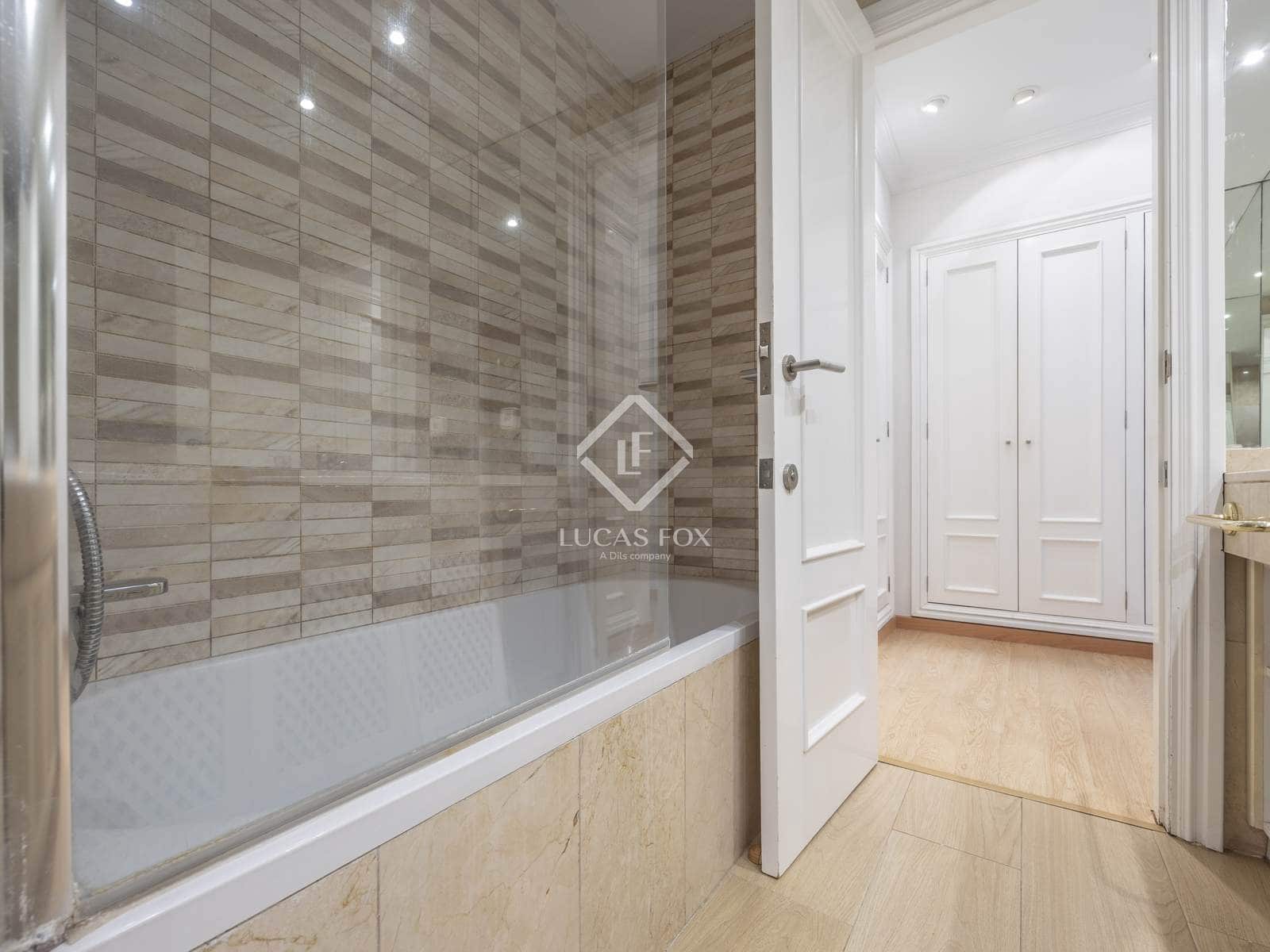 5 sypialnia Willa do wynajęcia w Rocafort z basenem garażem - 2 900 € (Ref: 9162754)