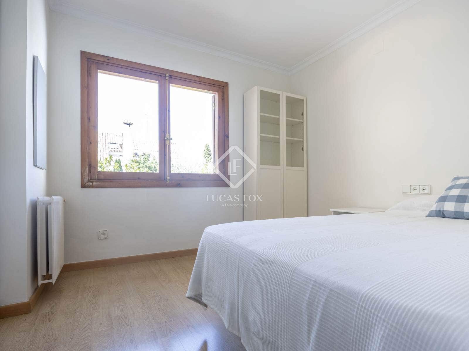 5 sypialnia Willa do wynajęcia w Rocafort z basenem garażem - 2 900 € (Ref: 9162754)