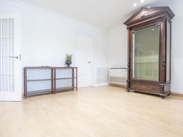 5 sypialnia Willa do wynajęcia w Rocafort z basenem garażem - 2 900 € (Ref: 9162754)