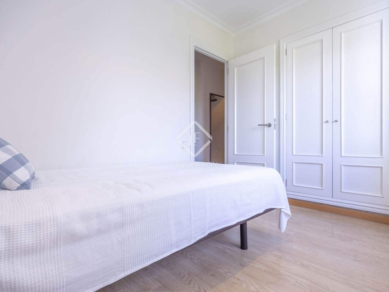 5 sypialnia Willa do wynajęcia w Rocafort z basenem garażem - 2 900 € (Ref: 9162754)