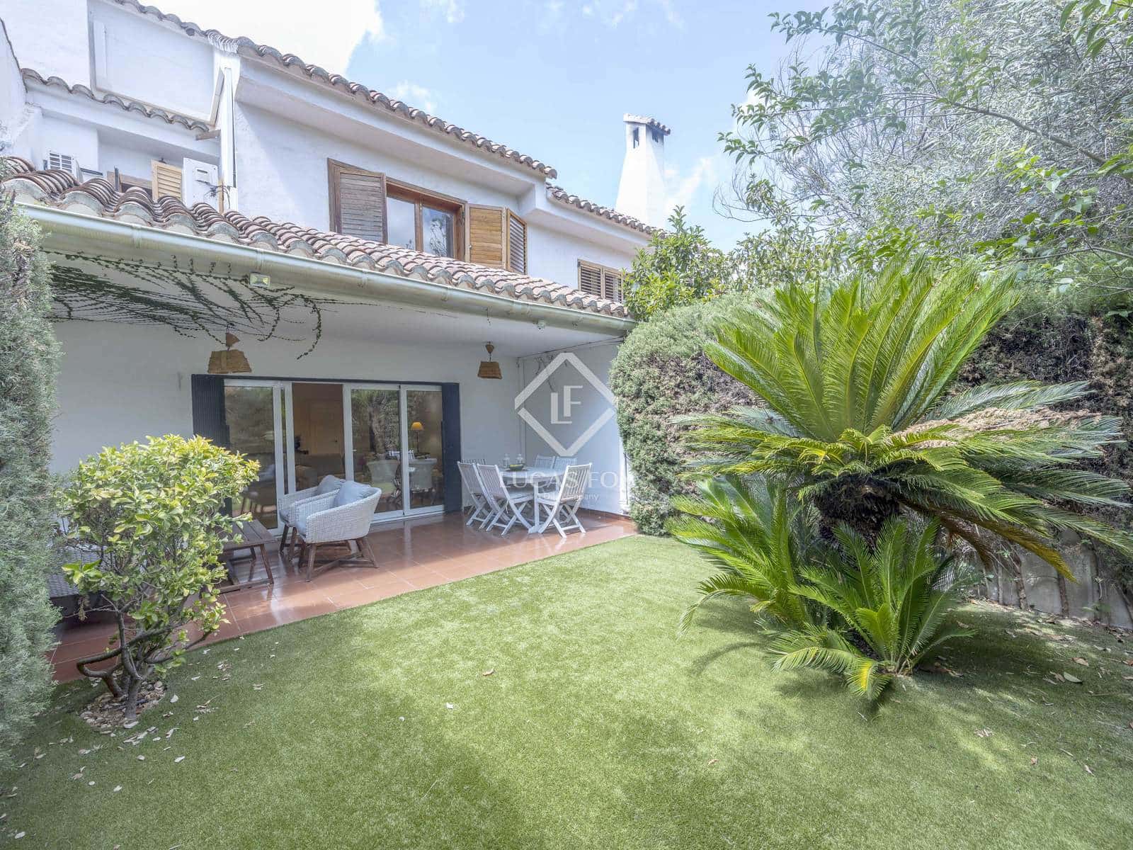 5 sypialnia Willa do wynajęcia w Rocafort z basenem garażem - 2 900 € (Ref: 9162754)