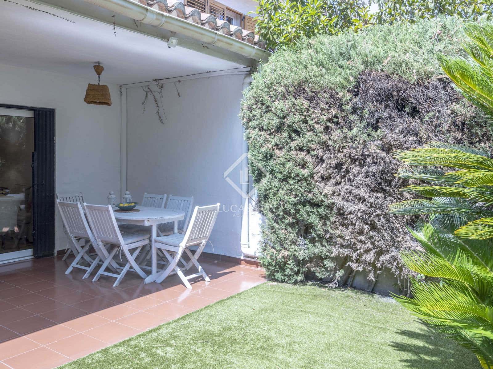 5 sypialnia Willa do wynajęcia w Rocafort z basenem garażem - 2 900 € (Ref: 9162754)