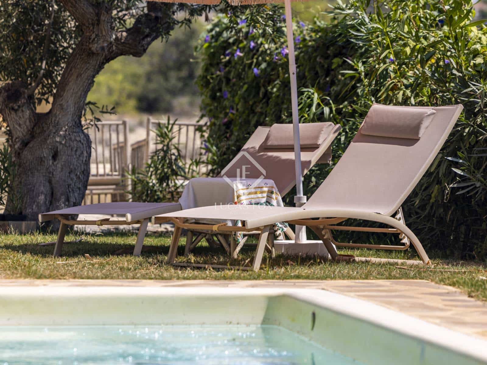 6 makuuhuone Huvila myytävänä paikassa Benissa mukana uima-altaan 
autotalli - 1 675 000 € (Ref: 9162943)