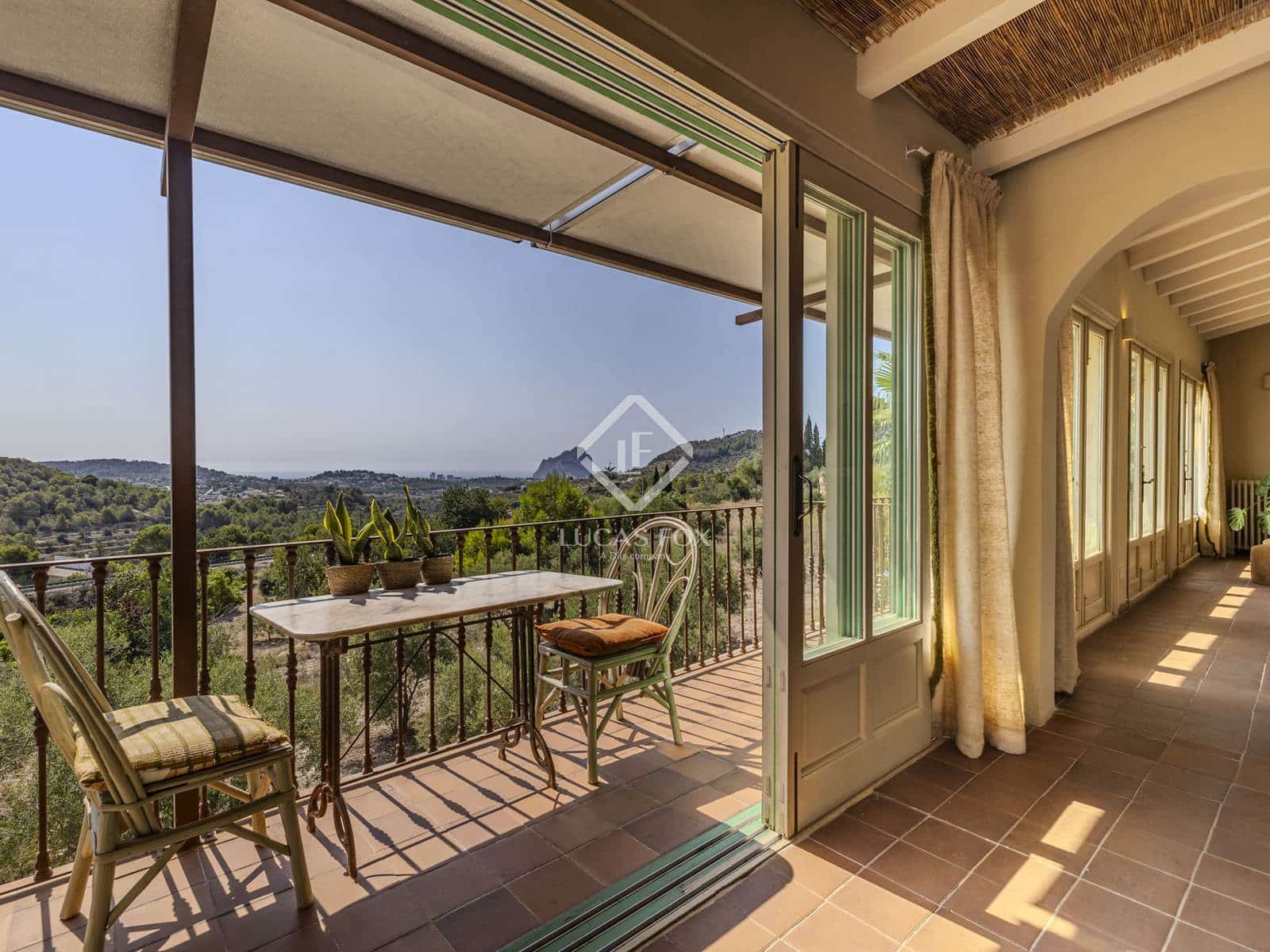 6 makuuhuone Huvila myytävänä paikassa Benissa mukana uima-altaan 
autotalli - 1 675 000 € (Ref: 9162943)