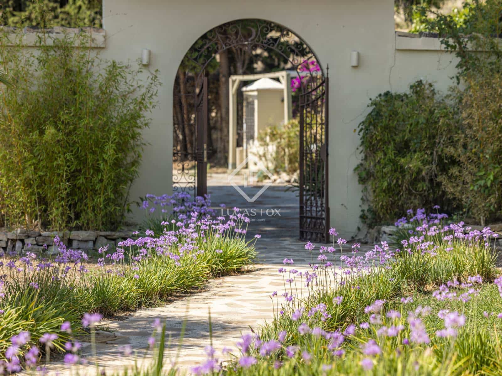 6 makuuhuone Huvila myytävänä paikassa Benissa mukana uima-altaan 
autotalli - 1 675 000 € (Ref: 9162943)