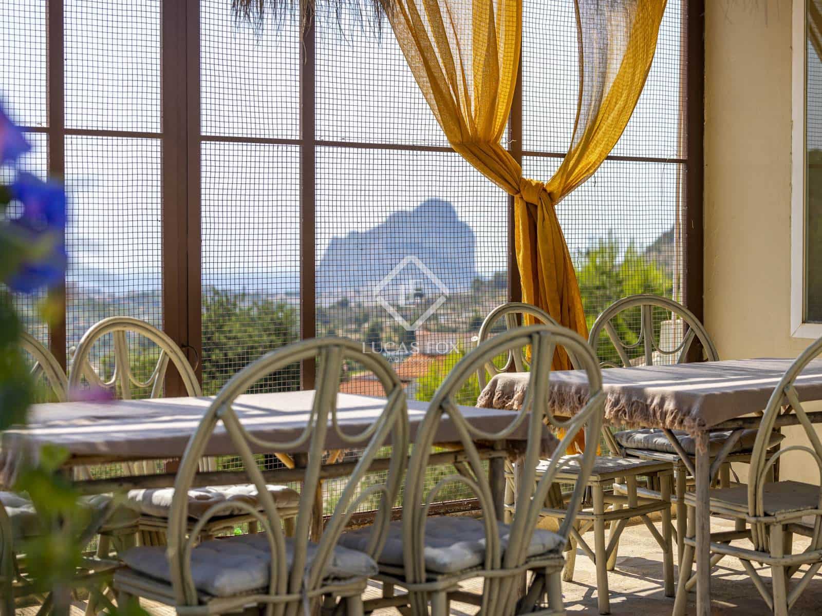 6 makuuhuone Huvila myytävänä paikassa Benissa mukana uima-altaan 
autotalli - 1 675 000 € (Ref: 9162943)