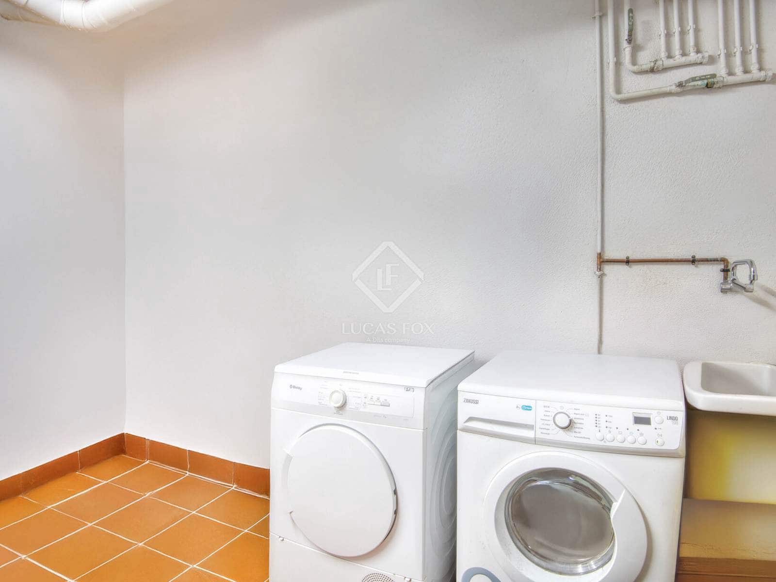 4 bedroom Villa for sale in Sant Feliu de Guixols with garage - € 674,000 (Ref: 9162945)