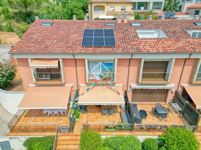 4 bedroom Villa for sale in Sant Feliu de Guíxols with garage - € 674,000 (Ref: 9162945)