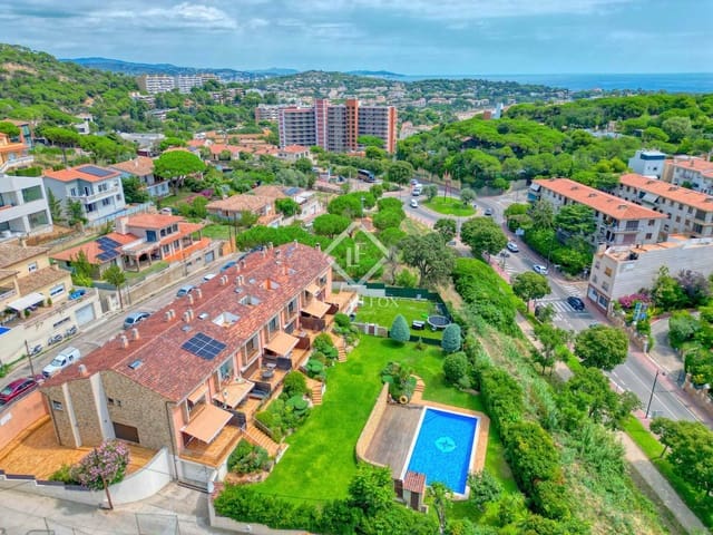 4 bedroom Villa for sale in Sant Feliu de Guíxols with garage - € 674,000 (Ref: 9162945)