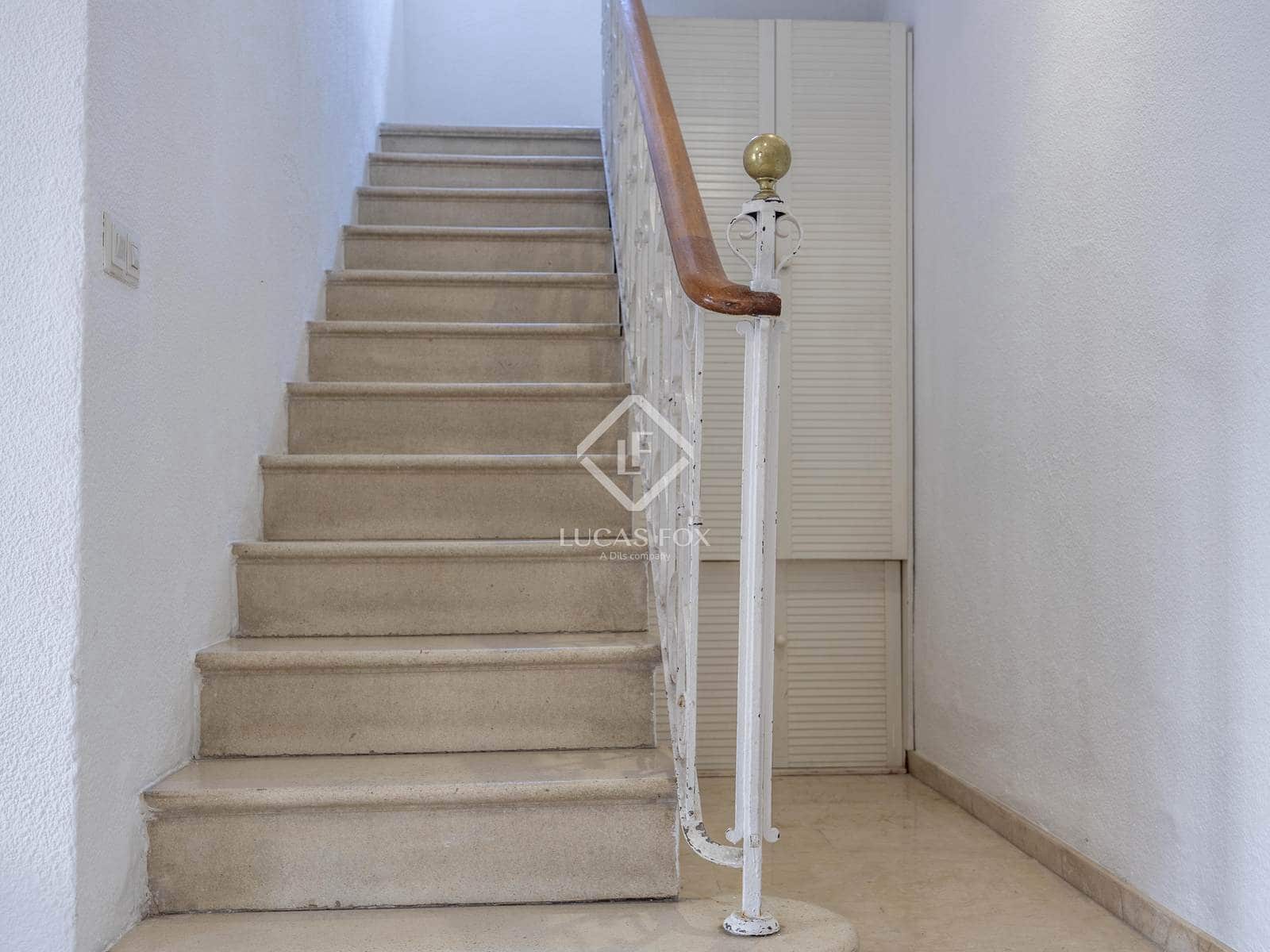 5 bedroom Villa for sale in Valencia city with garage - € 2,200,000 (Ref: 9164465)