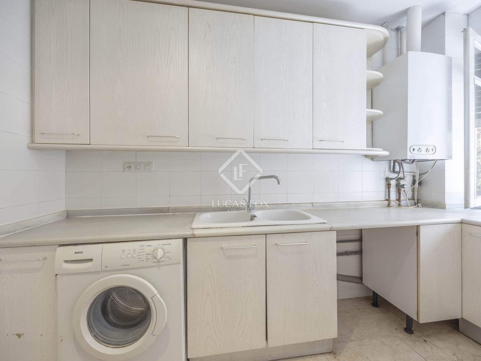 5 bedroom Villa for sale in Valencia city with garage - € 2,200,000 (Ref: 9164465)