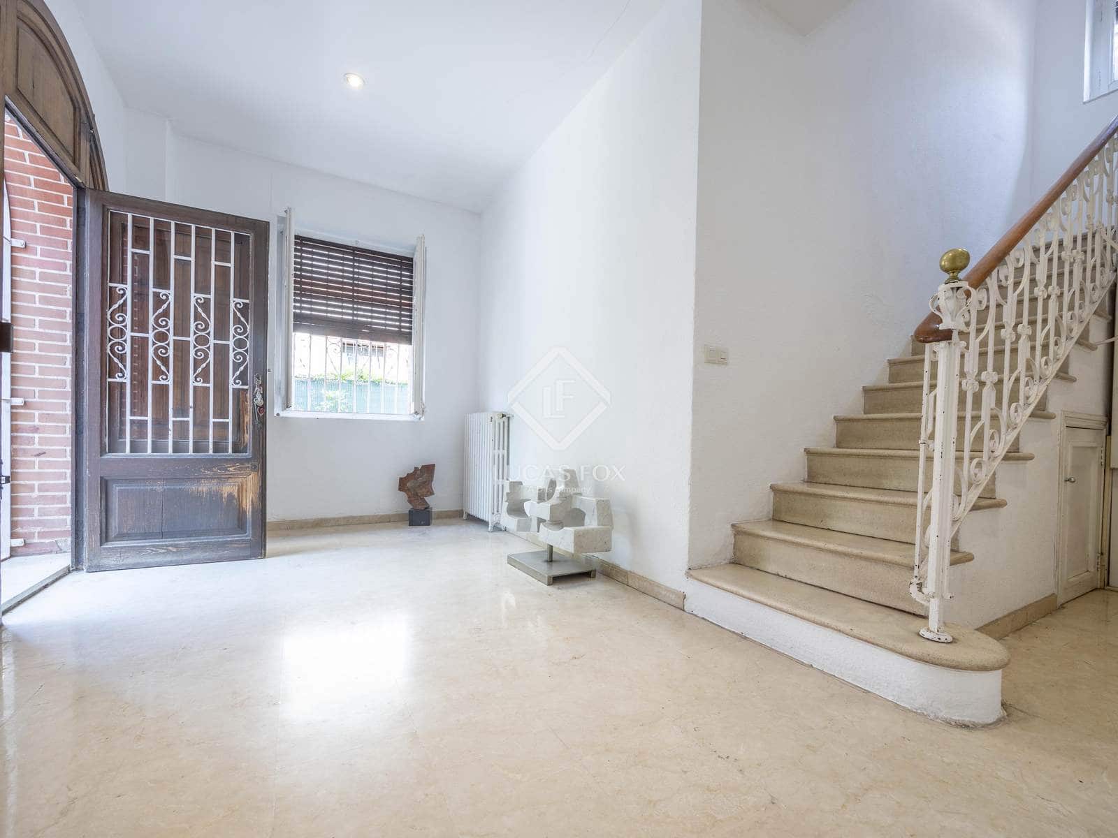 5 bedroom Villa for sale in Valencia city with garage - € 2,200,000 (Ref: 9164465)