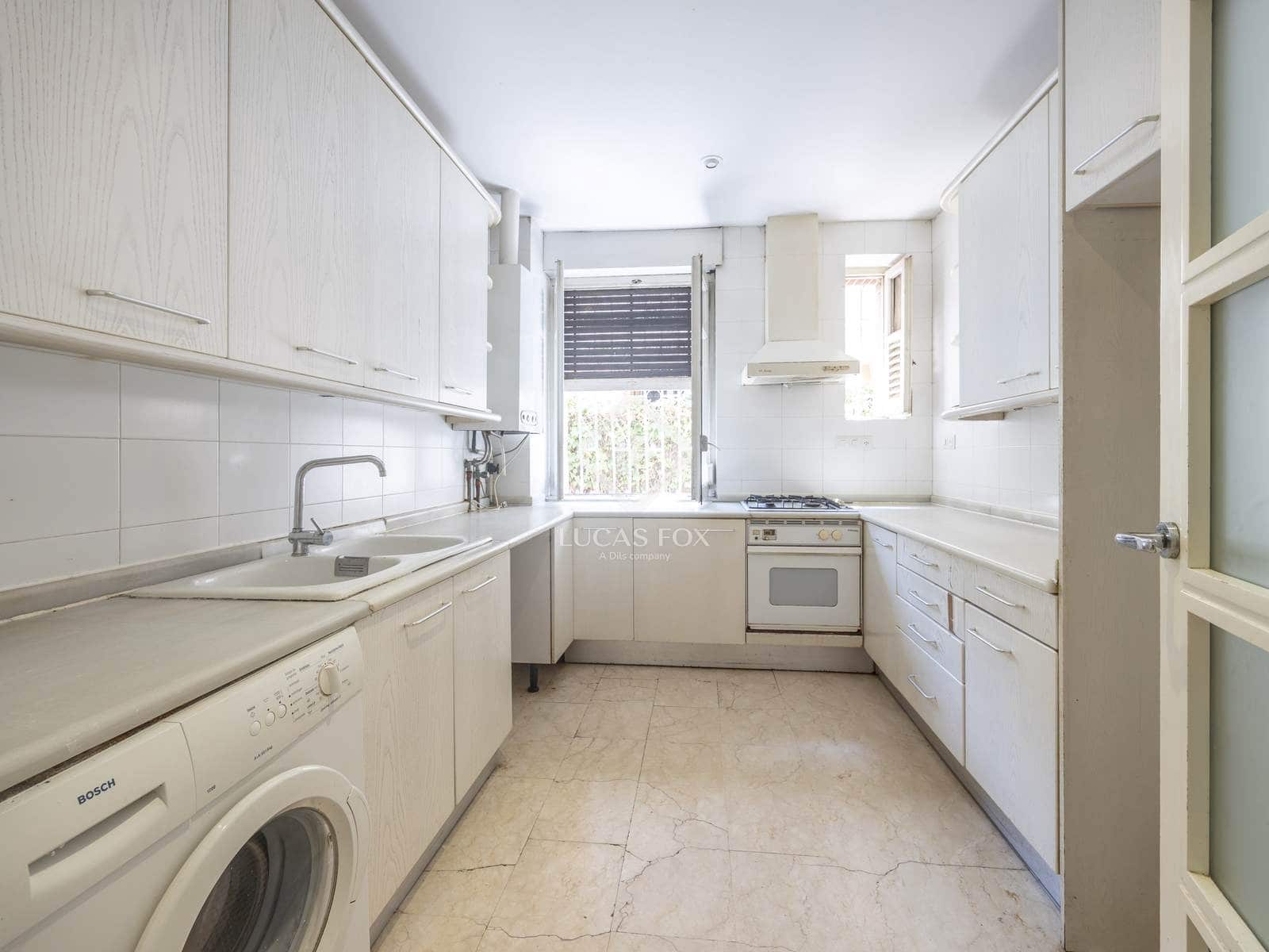 5 bedroom Villa for sale in Valencia city with garage - € 2,200,000 (Ref: 9164465)