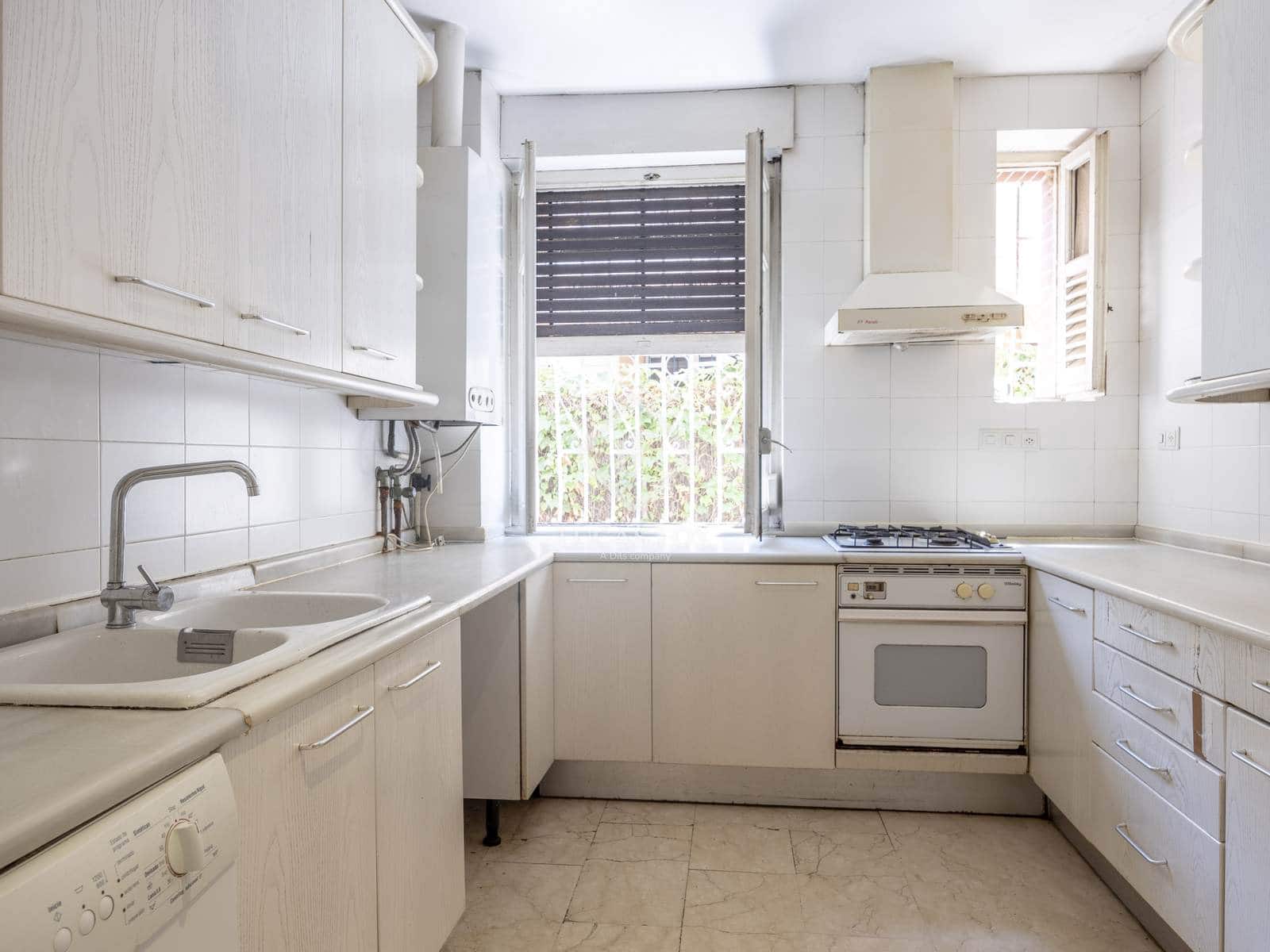 5 bedroom Villa for sale in Valencia city with garage - € 2,200,000 (Ref: 9164465)