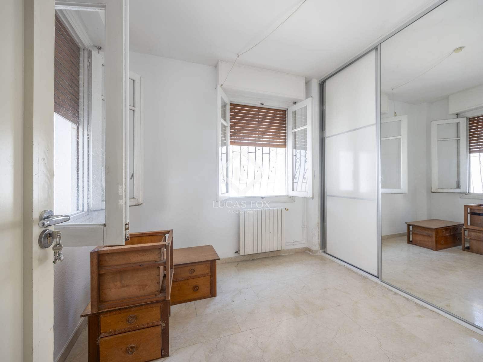 5 bedroom Villa for sale in Valencia city with garage - € 2,200,000 (Ref: 9164465)