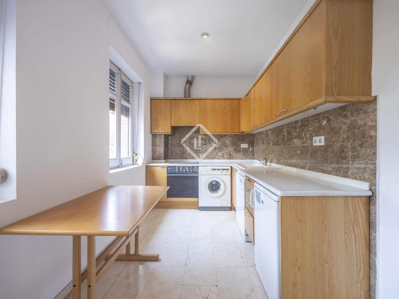 5 bedroom Villa for sale in Valencia city with garage - € 2,200,000 (Ref: 9164465)