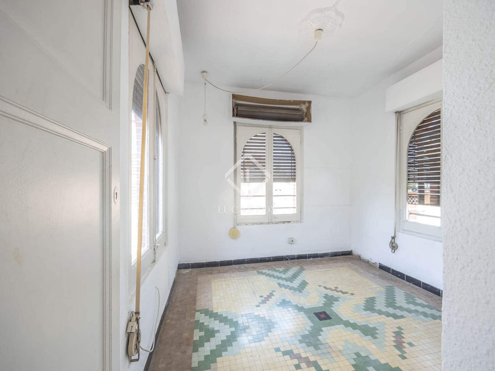 5 bedroom Villa for sale in Valencia city with garage - € 2,200,000 (Ref: 9164465)