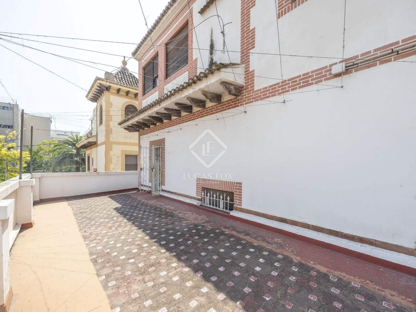 5 bedroom Villa for sale in Valencia city with garage - € 2,200,000 (Ref: 9164465)