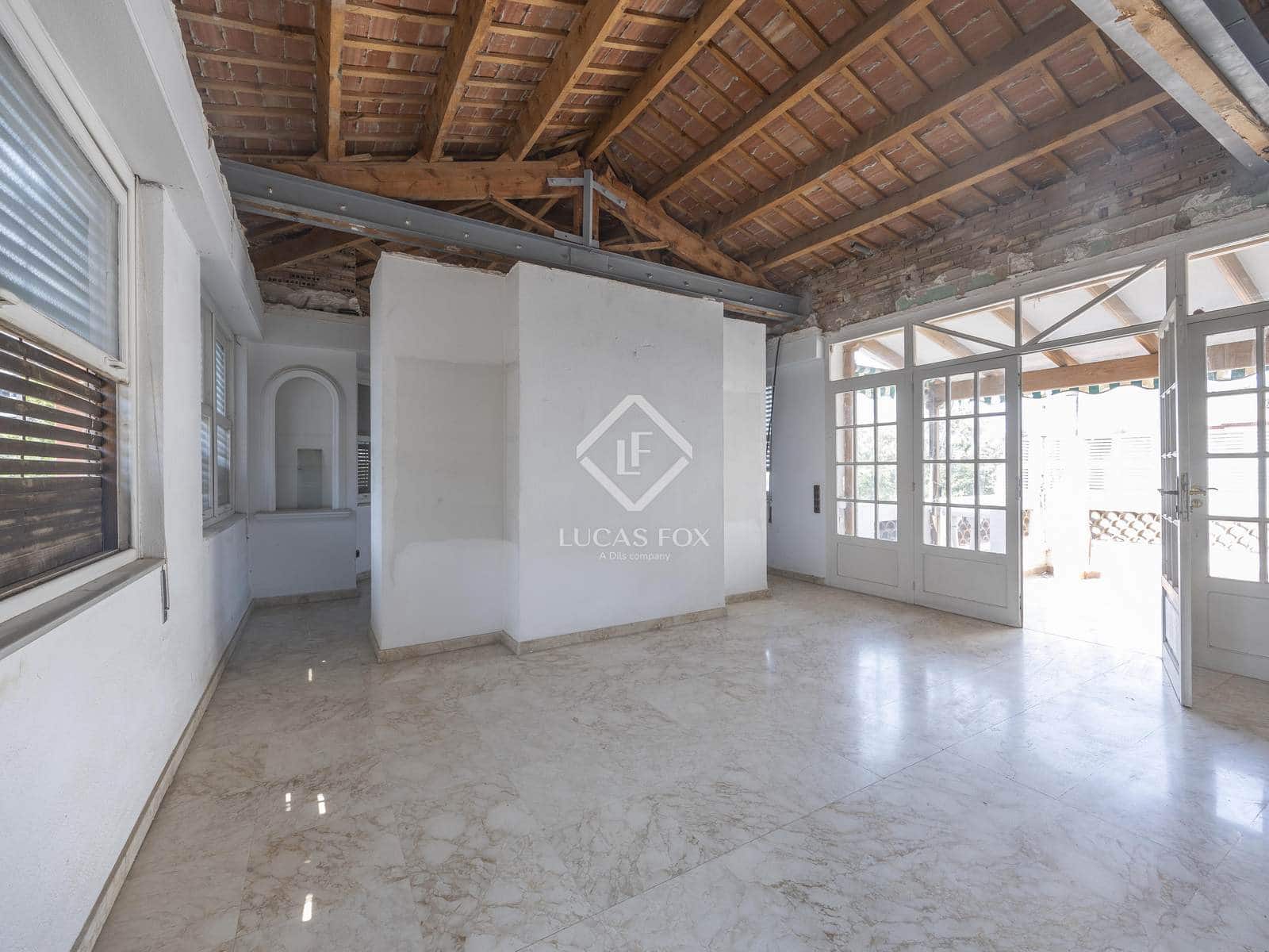 5 bedroom Villa for sale in Valencia city with garage - € 2,200,000 (Ref: 9164465)