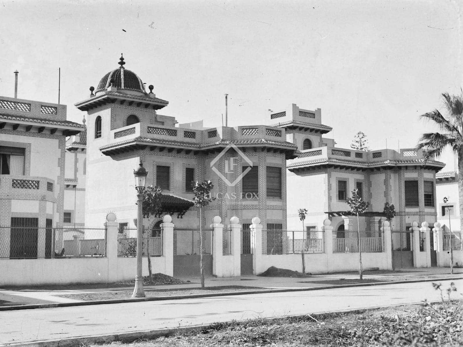 5 bedroom Villa for sale in Valencia city with garage - € 2,200,000 (Ref: 9164465)