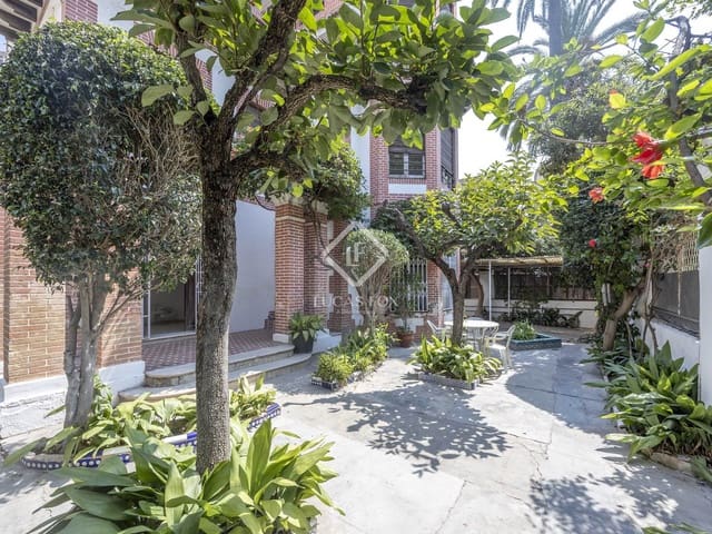 5 bedroom Villa for sale in Valencia city with garage - € 2,200,000 (Ref: 9164465)
