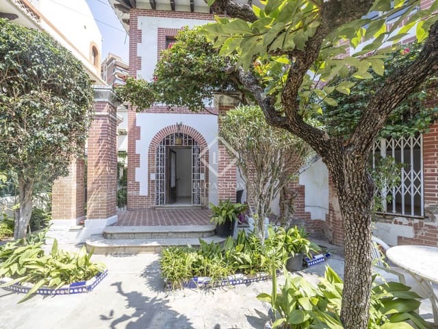 5 bedroom Villa for sale in Valencia city with garage - € 2,200,000 (Ref: 9164465)