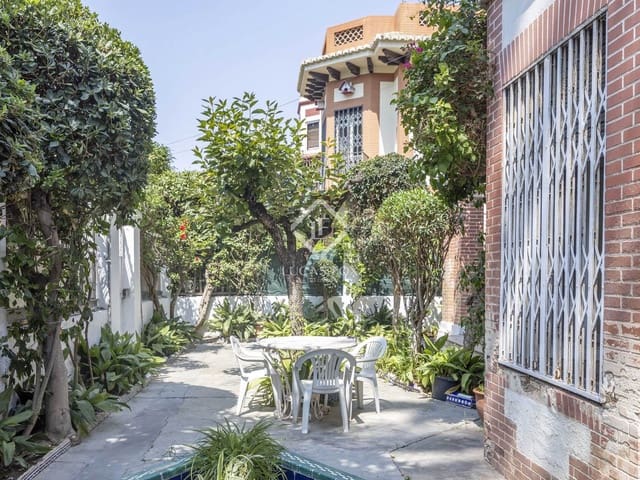 5 bedroom Villa for sale in Valencia city with garage - € 2,200,000 (Ref: 9164465)