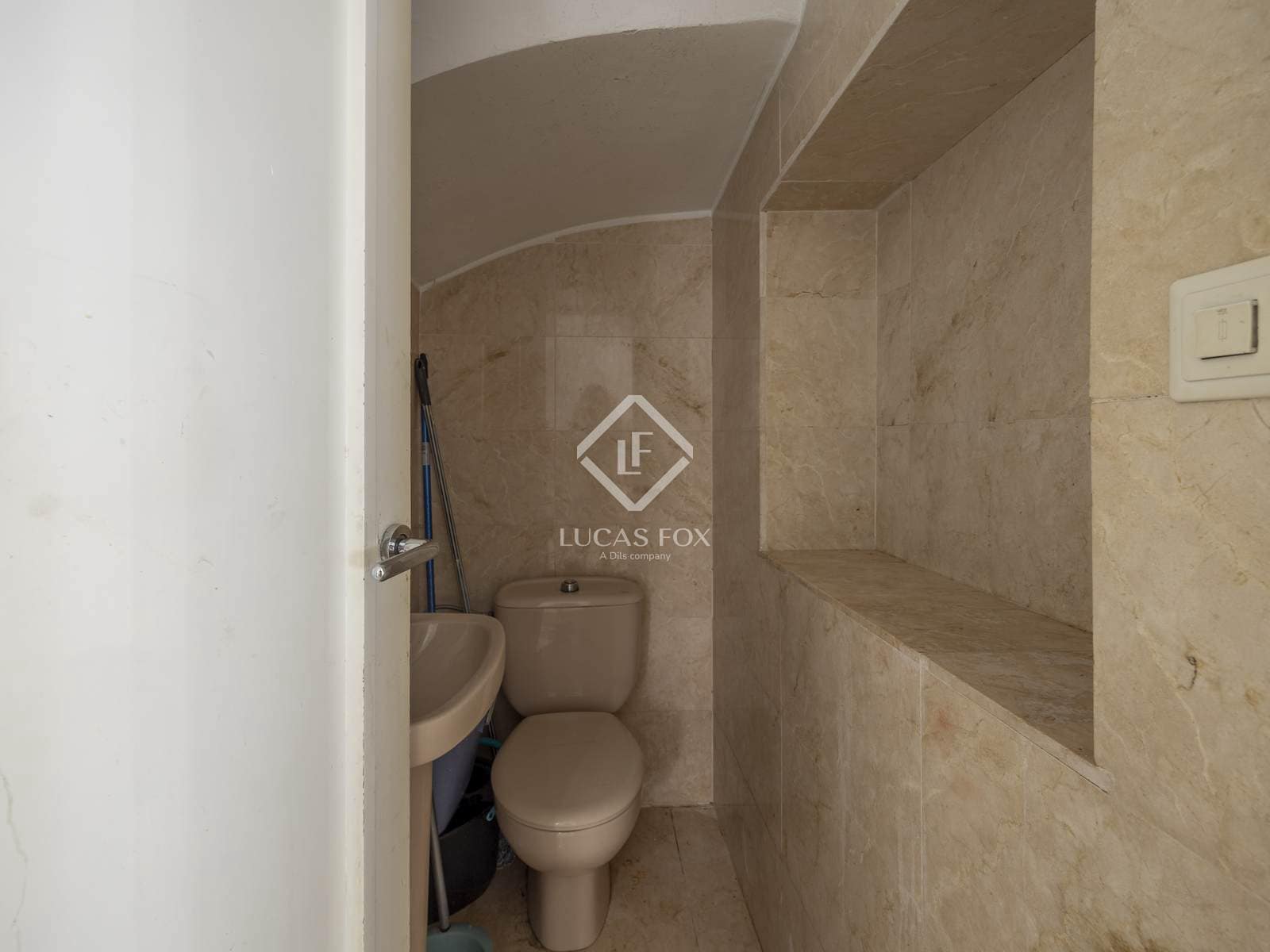 5 bedroom Villa for sale in Valencia city with garage - € 2,200,000 (Ref: 9164465)