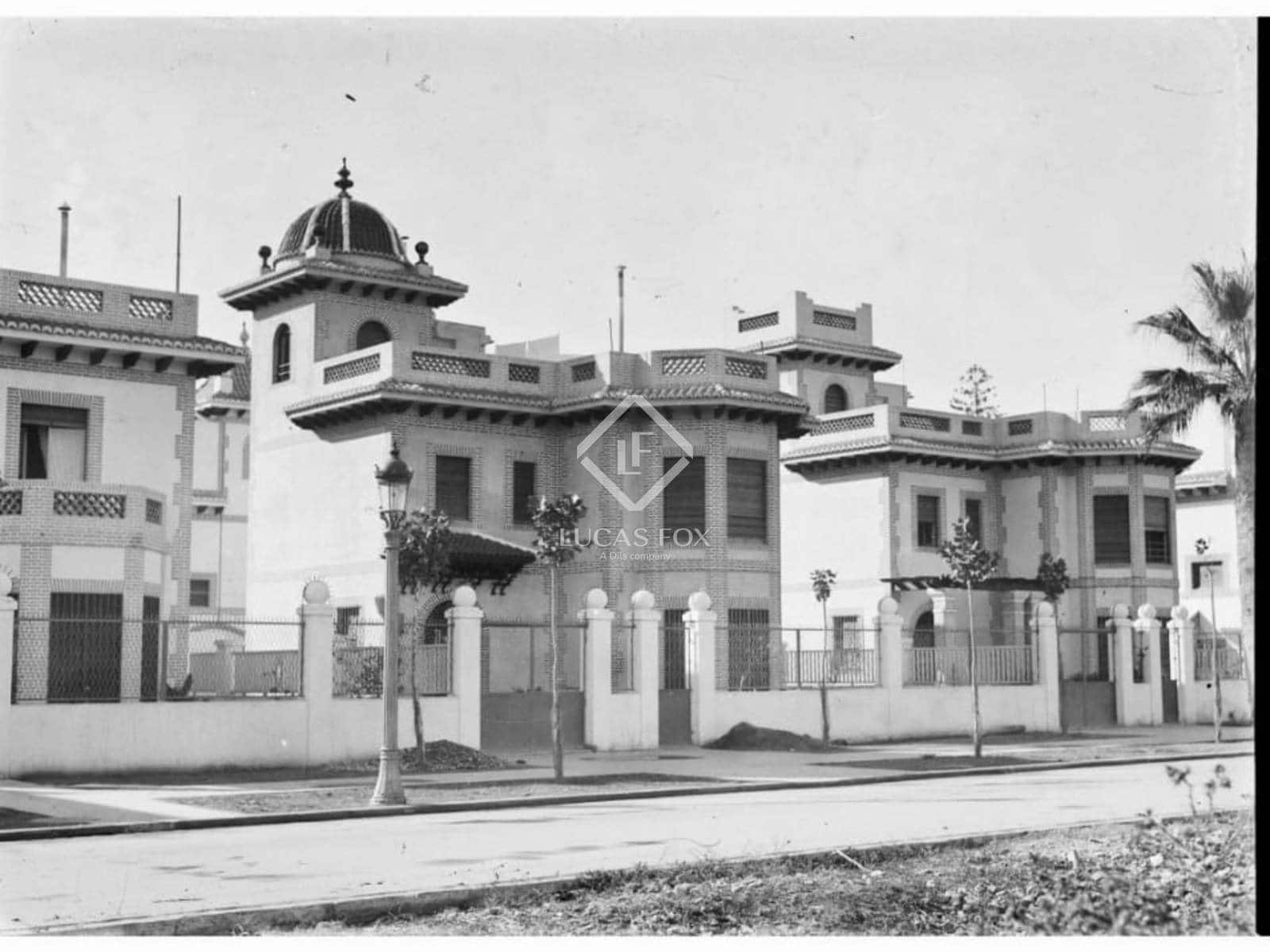 5 bedroom Villa for sale in Valencia city with garage - € 2,200,000 (Ref: 9164465)