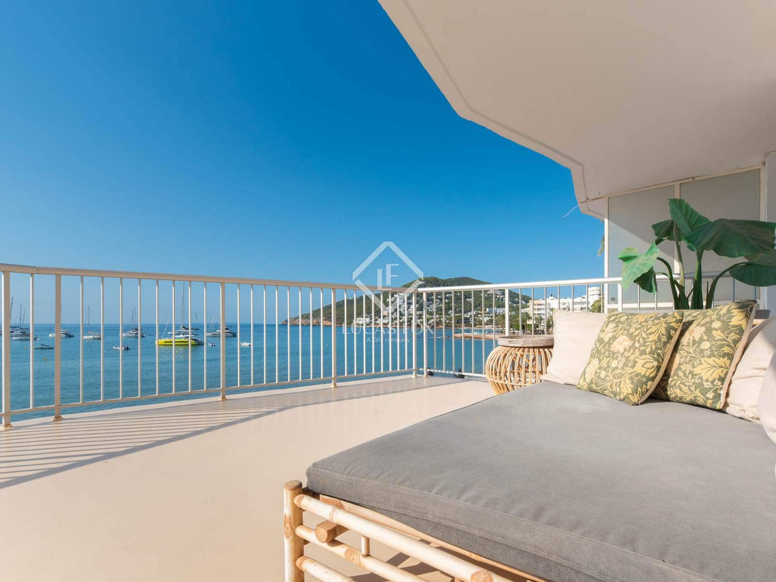 2 soveværelse Lejlighed til salg i Santa Eulalia / Santa Eularia med garage - € 1.200.000 (Ref: 9164466)