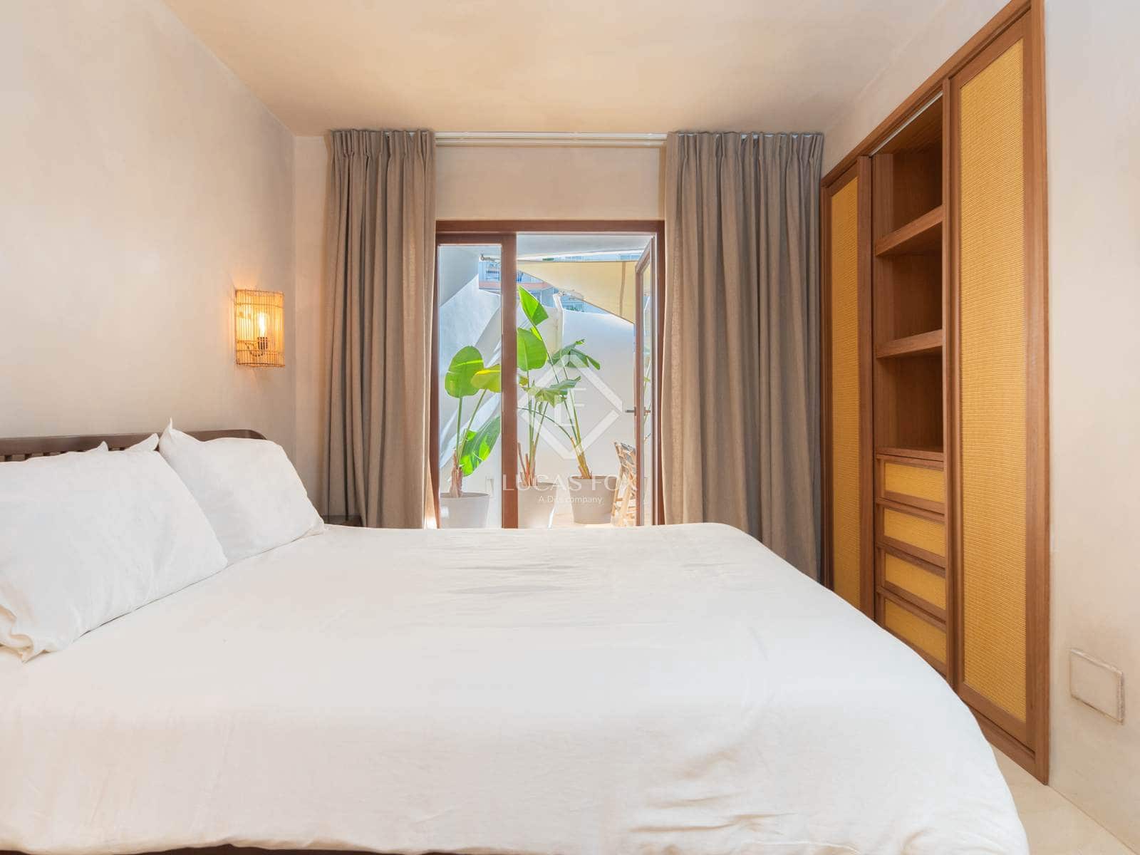 2 soveværelse Lejlighed til salg i Santa Eulalia / Santa Eularia med garage - € 1.200.000 (Ref: 9164466)