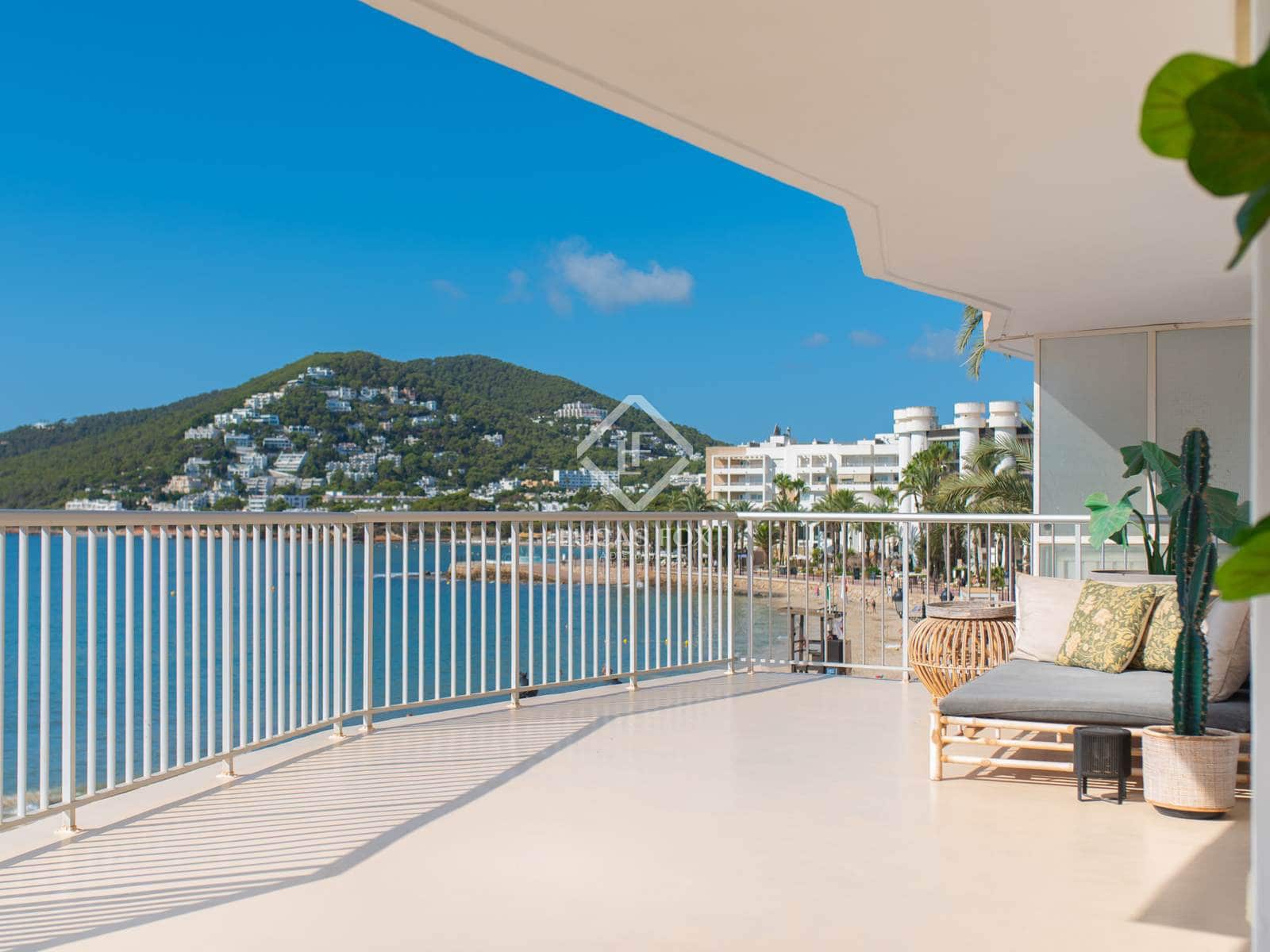 2 soveværelse Lejlighed til salg i Santa Eulalia / Santa Eularia med garage - € 1.200.000 (Ref: 9164466)