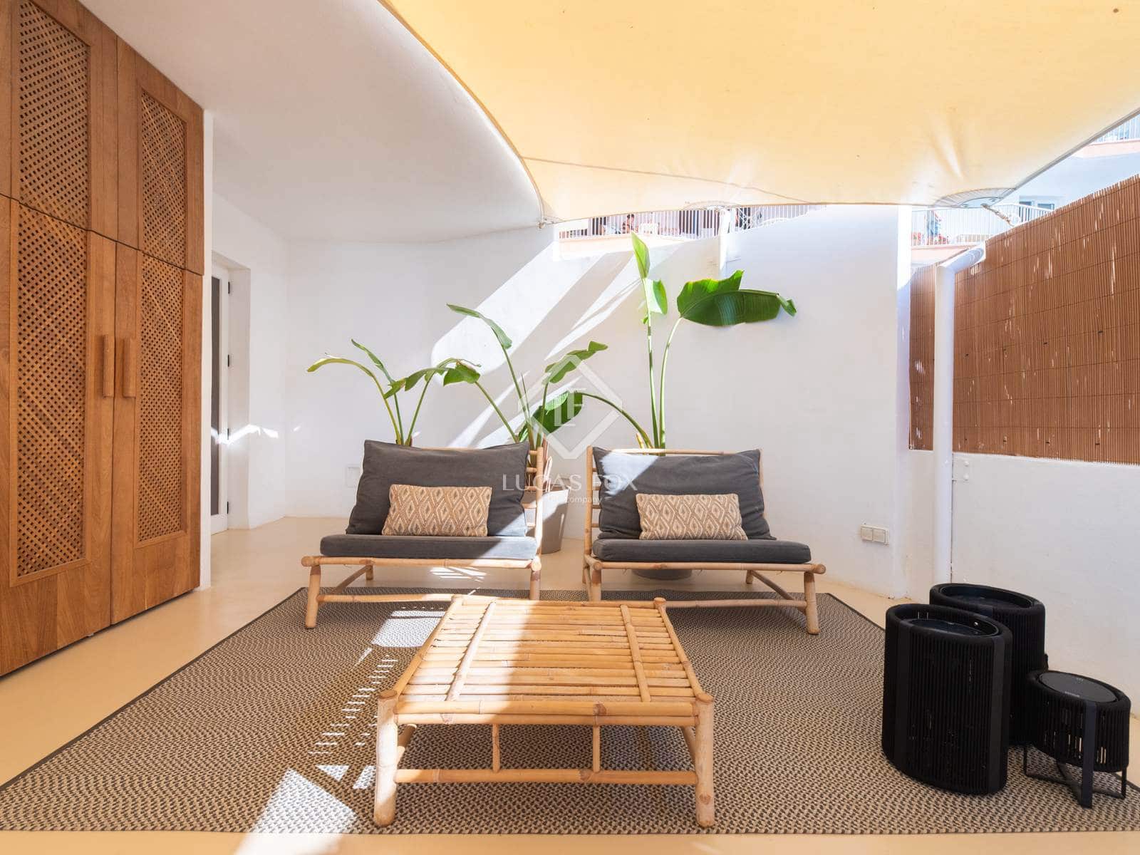 2 soveværelse Lejlighed til salg i Santa Eulalia / Santa Eularia med garage - € 1.200.000 (Ref: 9164466)