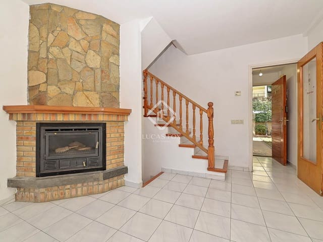 3 chambre Villa/Maison à vendre à Platja d'Aro, Castell-Platja d'Aro avec garage - 325 000 € (Ref: 9164778)