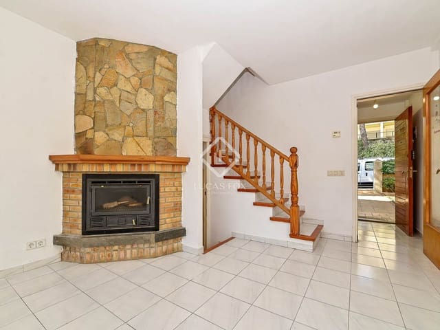 3 chambre Villa/Maison à vendre à Platja d'Aro, Castell-Platja d'Aro avec garage - 325 000 € (Ref: 9164778)