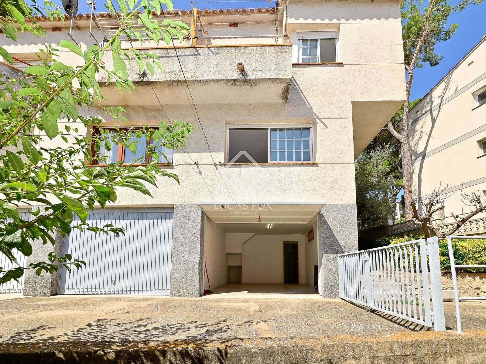 3 soveværelse Villa til salg i Platja d'Aro med garage - € 325.000 (Ref: 9164778)