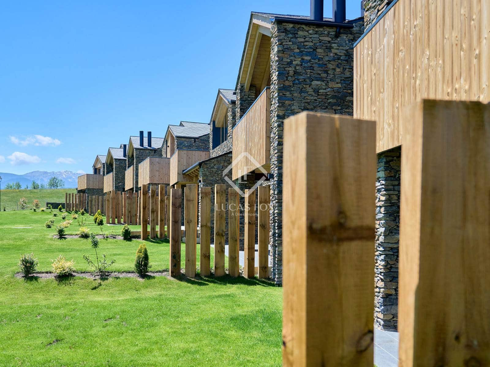 4 soveværelse Villa til salg i Isovol med swimmingpool garage - € 815.000 (Ref: 9166623)