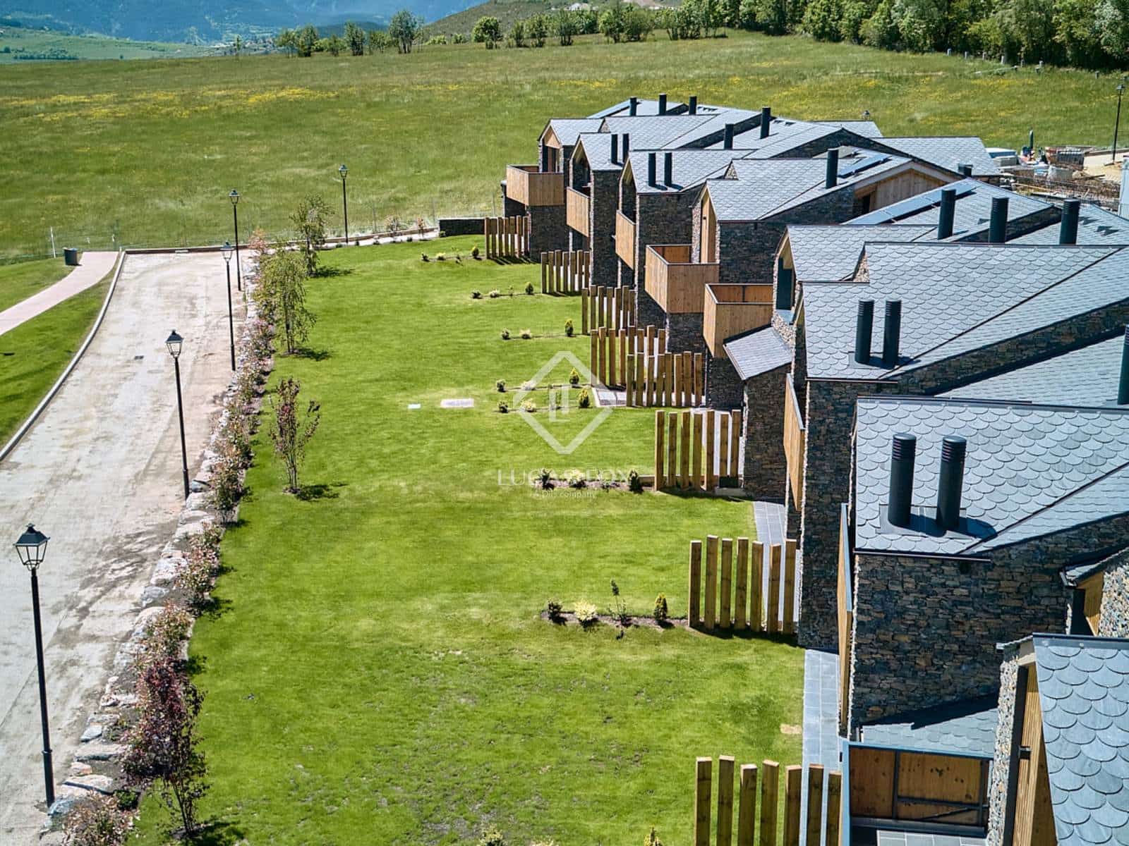 4 soveværelse Villa til salg i Isovol med swimmingpool garage - € 815.000 (Ref: 9166623)