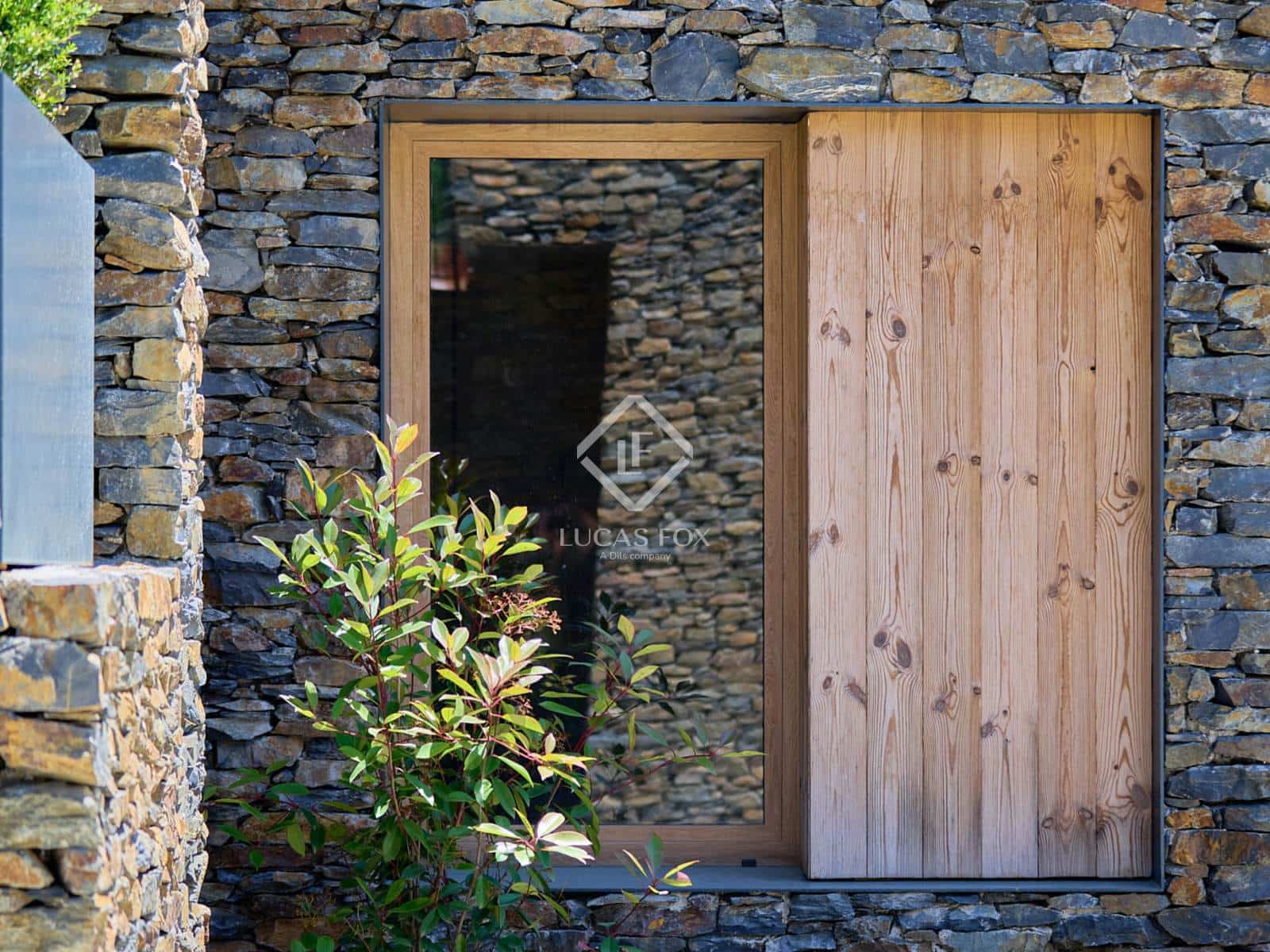 4 soveværelse Villa til salg i Isovol med swimmingpool garage - € 815.000 (Ref: 9166623)