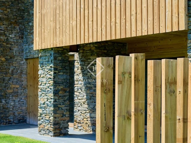 4 soveværelse Villa til salg i Isòvol med swimmingpool garage - € 815.000 (Ref: 9166623)