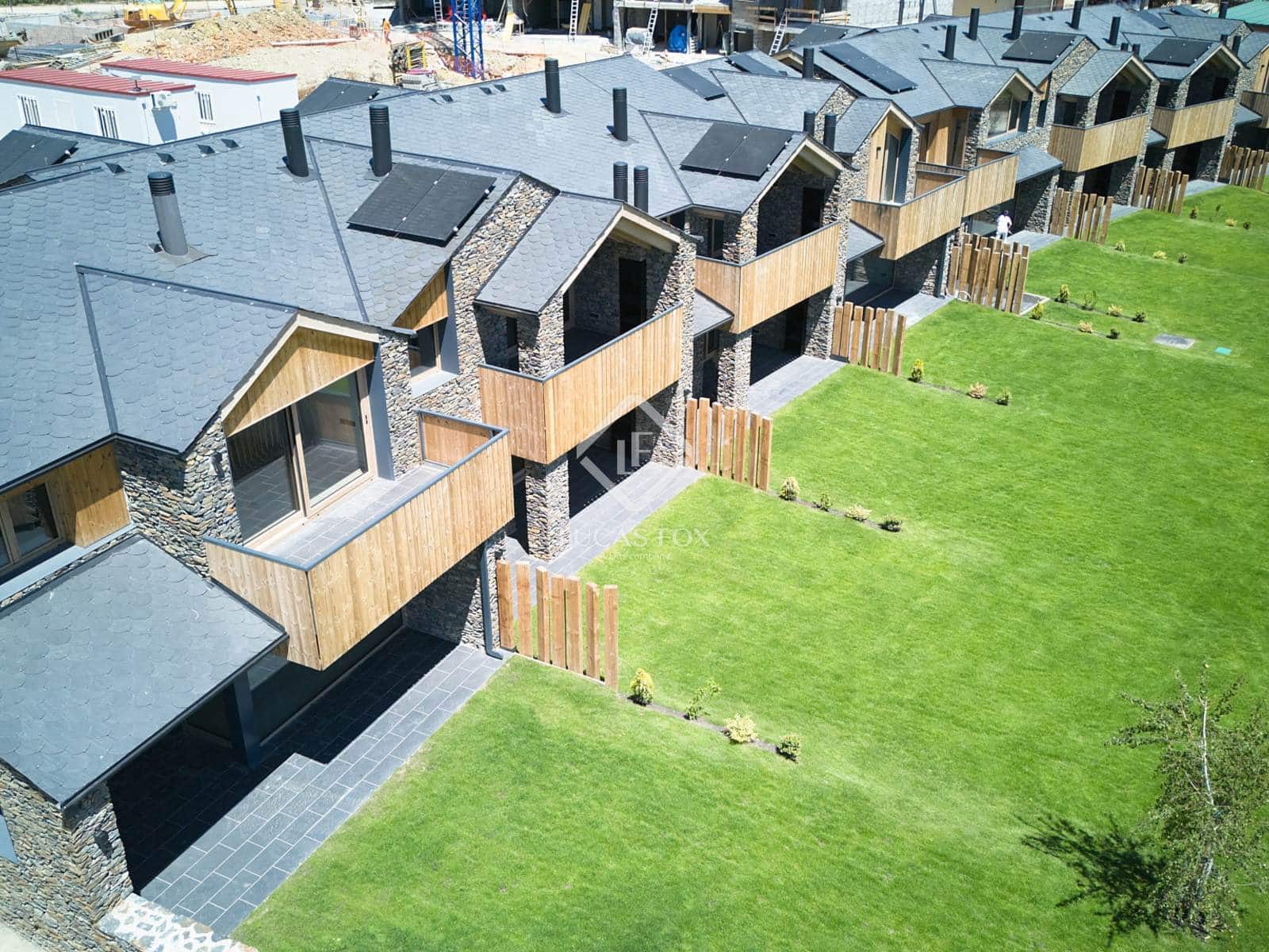 4 soveværelse Villa til salg i Isovol med swimmingpool garage - € 815.000 (Ref: 9166623)