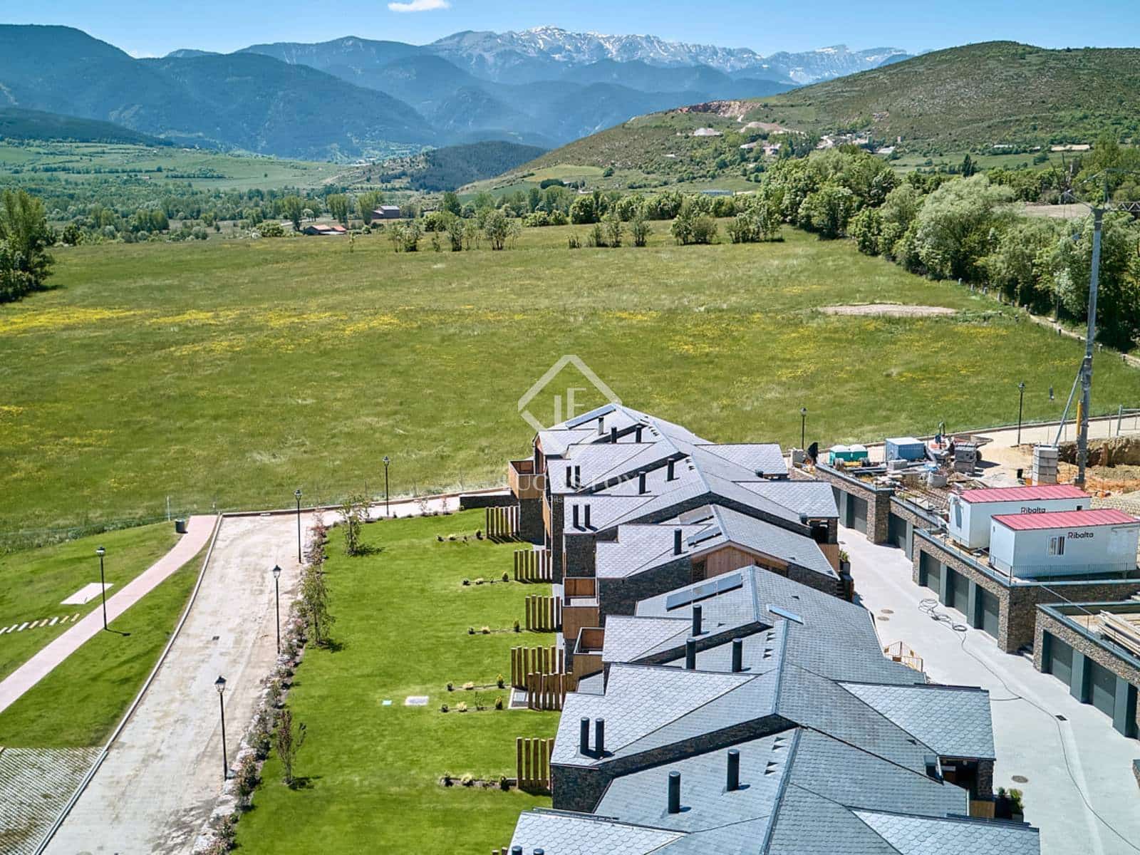 4 soveværelse Villa til salg i Isovol med swimmingpool garage - € 815.000 (Ref: 9166623)