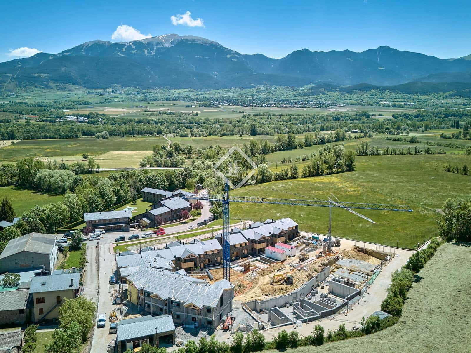 4 soveværelse Villa til salg i Isovol med swimmingpool garage - € 815.000 (Ref: 9166623)