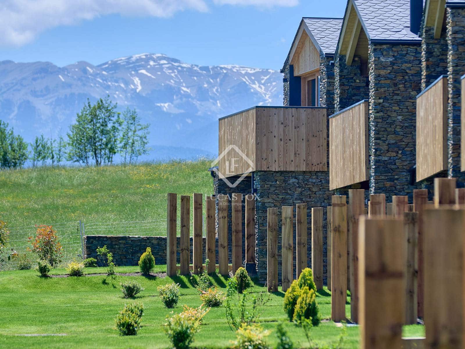 4 soveværelse Villa til salg i Isovol med swimmingpool garage - € 815.000 (Ref: 9166623)