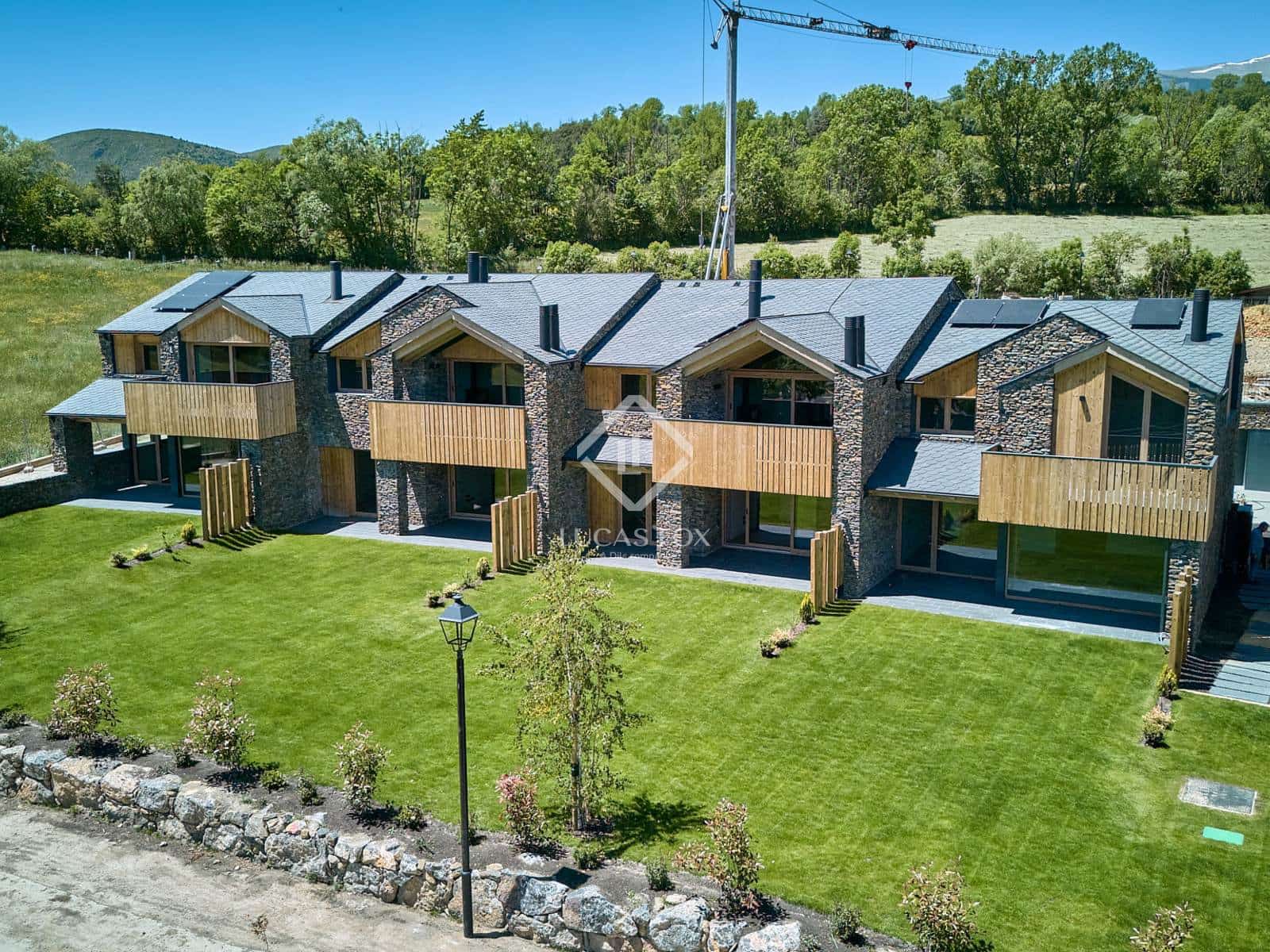 4 soveværelse Villa til salg i Isovol med swimmingpool garage - € 815.000 (Ref: 9166623)