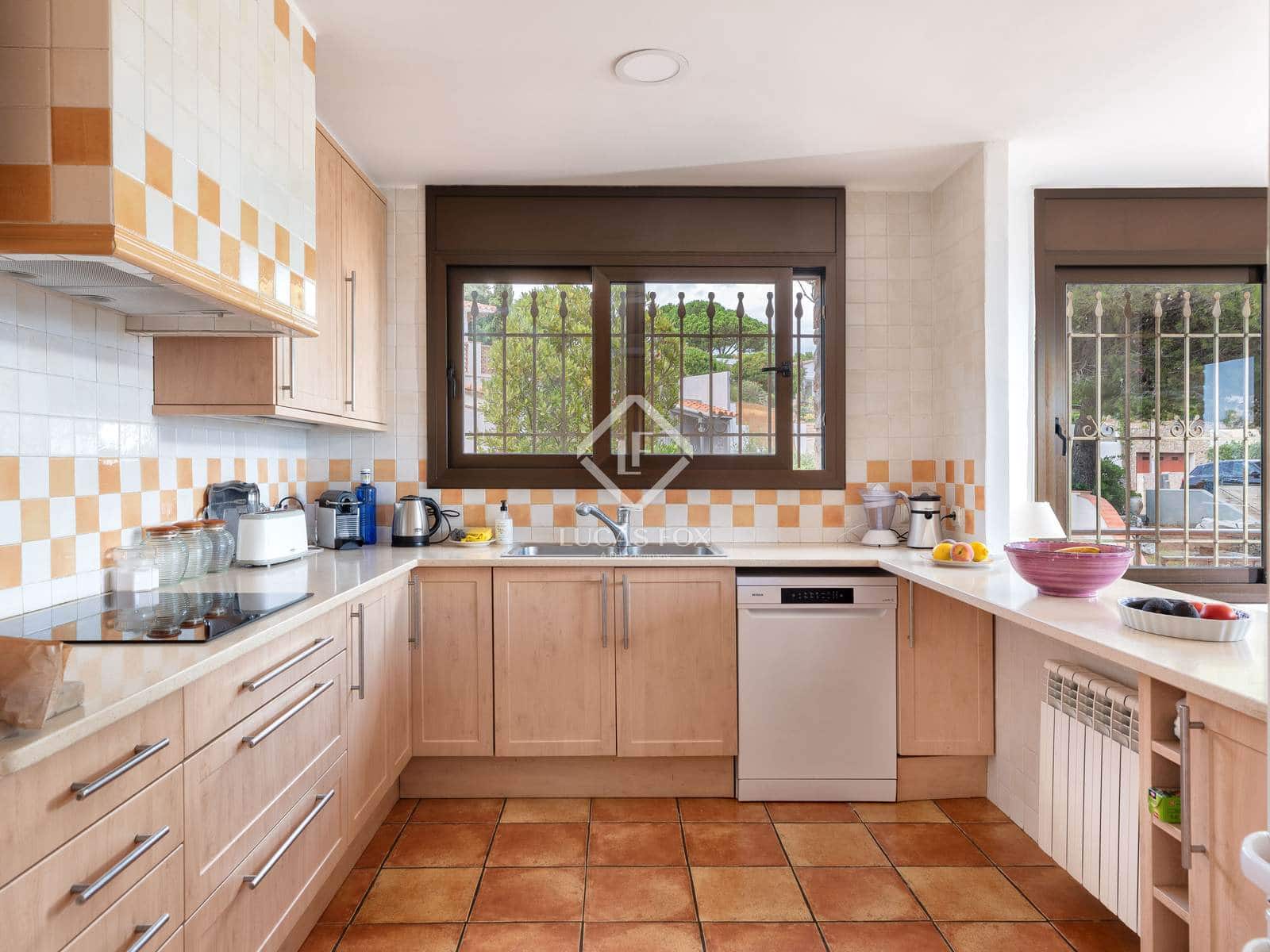 5 slaapkamer Villa te koop in Tamariu met zwembad garage - € 1.650.000 (Ref: 9168058)