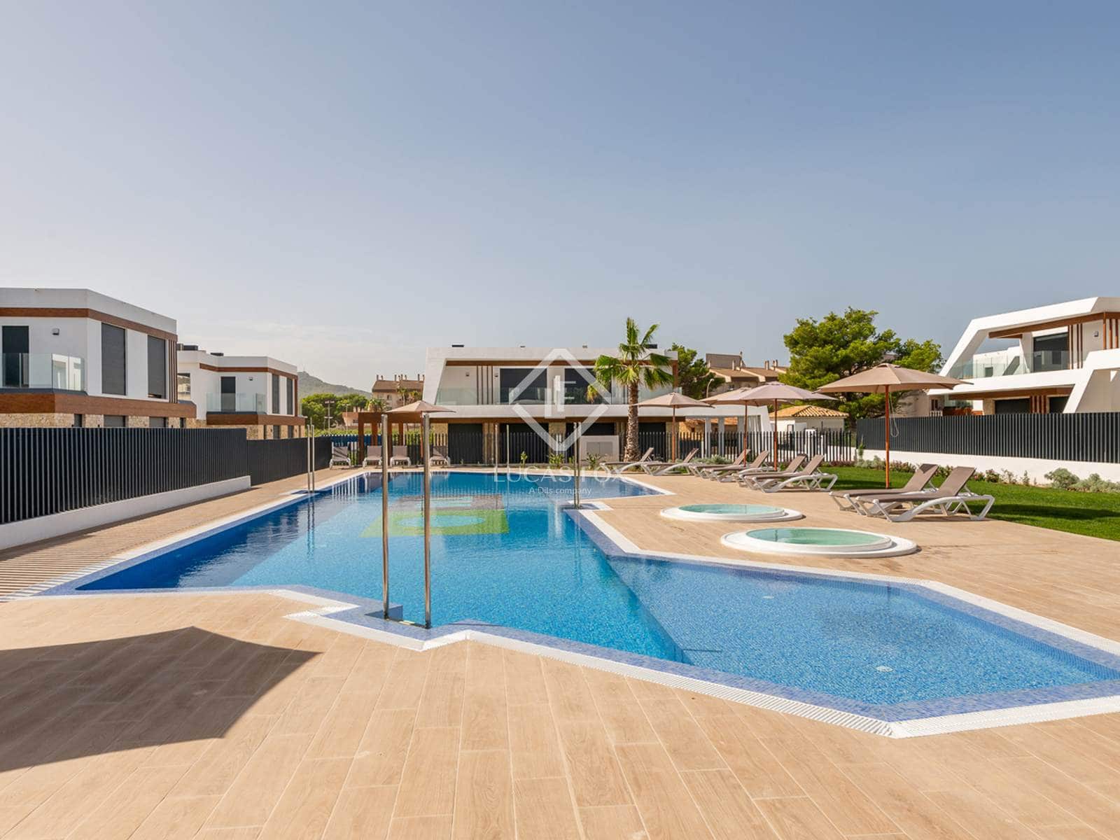 3 soveværelse Villa til salg i Cala Ratjada med swimmingpool garage - € 970.000 (Ref: 9168308)